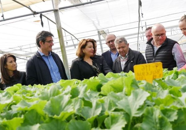 El alcalde de Adra y la consejera de Agricultura abordan los retos en esta materia en el municipio