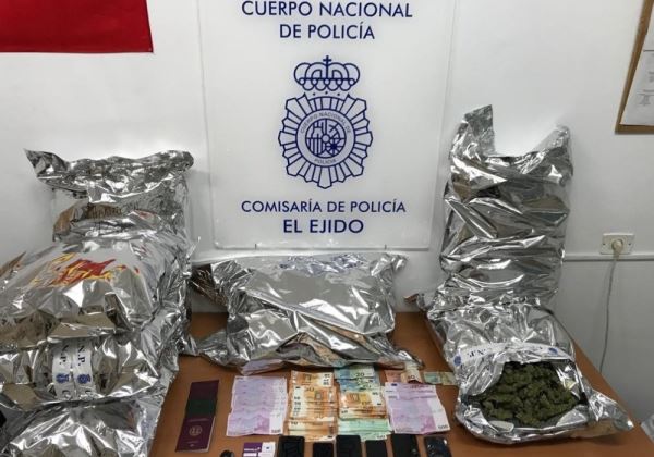 Agentes de la Policía Nacional en El Ejido frustran un 