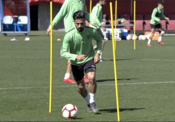 El comité de competición confirma la sanción de un partido al jugador de la UD Almería a Esteban Saveljich