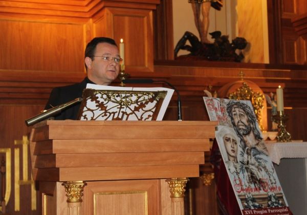 El párroco Antonio Flores ofrece el Pregón de la Semana Santa de Pulpí 2019