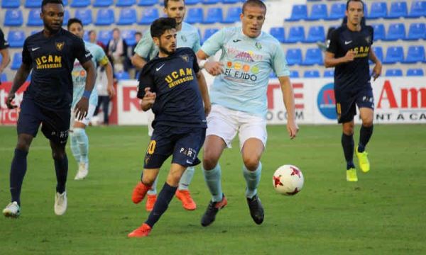 El CD El Ejido empata ante el UCAM Murcia y sigue sin ganar fuera de casa