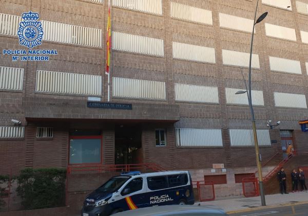 Detenido en Almería un hombre al haber pagado por concertar una pareja de hecho de complacencia