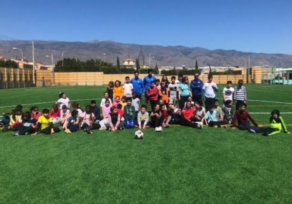 Los colegios Ciavieja, Santa María del Águila y San Agustín viven Un Día con el CD El Ejido y La Unión Junior