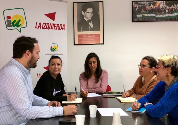 IU El Ejido llevará a cabo las reivindicaciones de la Asociación Guantes de Colores cuando llegue al gobierno municipal