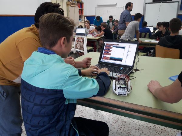 Estudiantes de Tabernas se forman en Robótica Educativa en un taller de Diputación