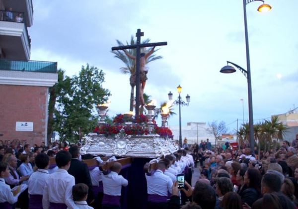 Vícar disfrutó de sus procesiones de Semana Santa con fervor y recogimiento