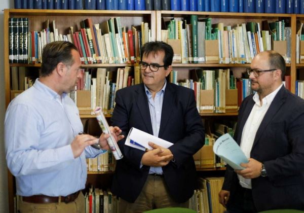 La Biblioteca de Diputación celebró el Día del Libro con una selección de obras sobre gastronomía almeriense