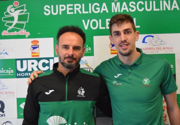 Unicaja Almería cae en los dos primeros encuentros de la final de la Superliga pero ahora le toca jugar en el Moisés Ruiz