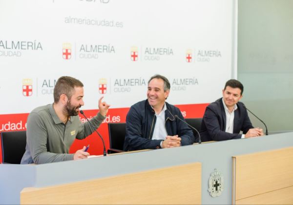 Almería recibe a 150 ciclistas de Andalucía que pedalearán en el IV Critérium Ciclista