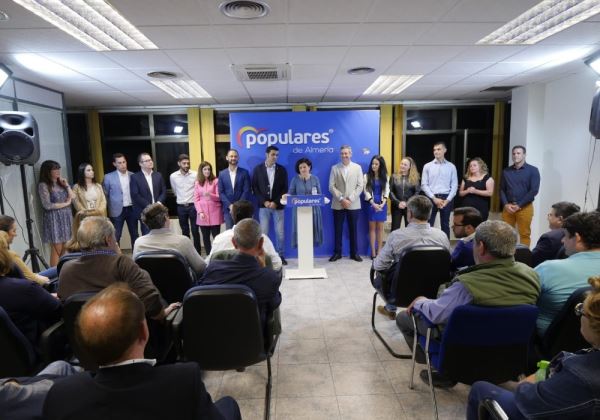 La popular Adoración Blanque presenta a los integrantes de su candidatura a la alcaldía de Vícar