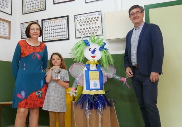 Una alumna del CEIP Mare Nostrum gana el Concurso de Mascota de Reciclaje del Poniente Almeriense