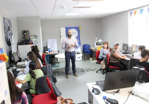 Once alumnos de Pulpí participan en el Taller de Curriculum Vitae Europass en el Centro Guadalinfo
