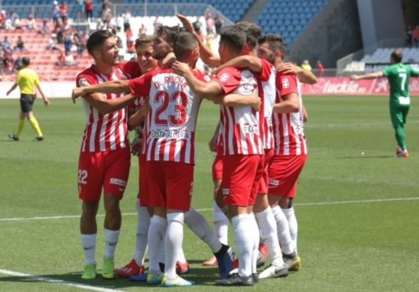 La UD Almería vence al Elche con remontada incluida