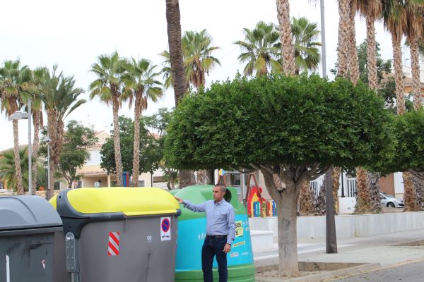 Huércal-Overa aumenta la capacidad de reciclaje con nuevos contenedores