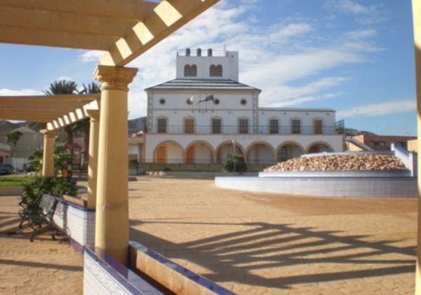El Ayuntamiento de Huércal de Almería intensifica la campaña de tratamiento de control de plagas
