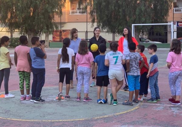 El programa 'Patios Abiertos' comienza a funcionar en El Ejido con más de 100 niños participando