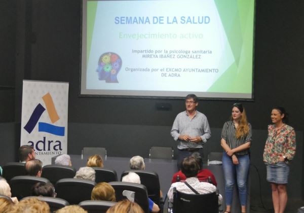 Adra acoge un taller de Envejecimiento Activo para inculcar hábitos de vida saludables