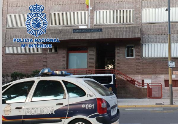 La Policía Nacional detiene a un hombre que realizó varios tocamientos no consentidos a una mujer