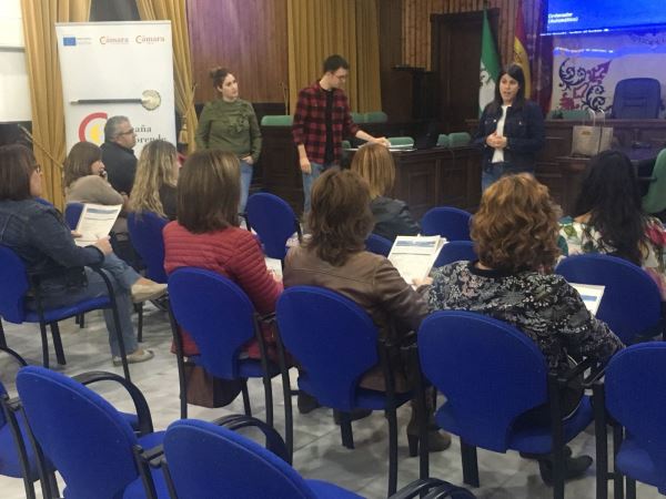 Los comerciantes de Huércal-Overa conocen las claves del escaparatismo