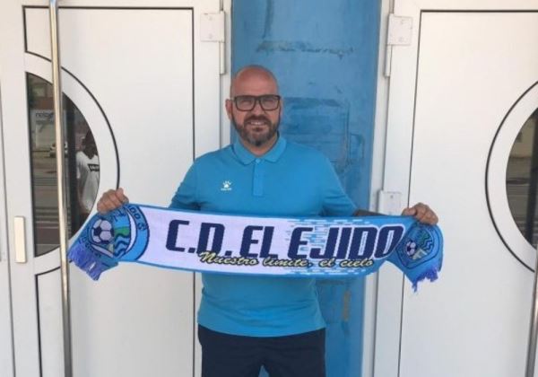 Óscar García Poveda, nuevo entrenador del primer equipo de Fútbol Sala del CD El Ejido