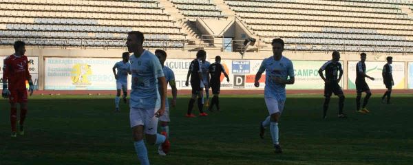 El CD El Ejido vence 4-1 al Villanovense gracias a su acierto de cara a portería
