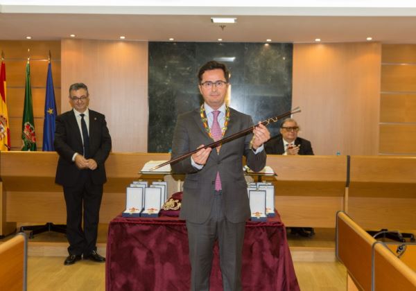 Francisco Góngora es investido alcalde en El Ejido tras el pacto de gobierno con Vox