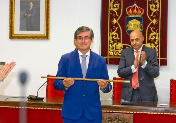 Manuel Cortés elegido alcalde de Adra por mayoría absoluta