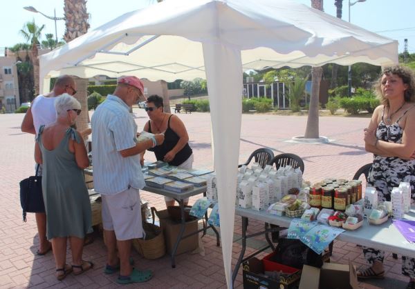 Terreros fomenta un mercadillo medioambiental por el 'Día Mundial de los Océanos'