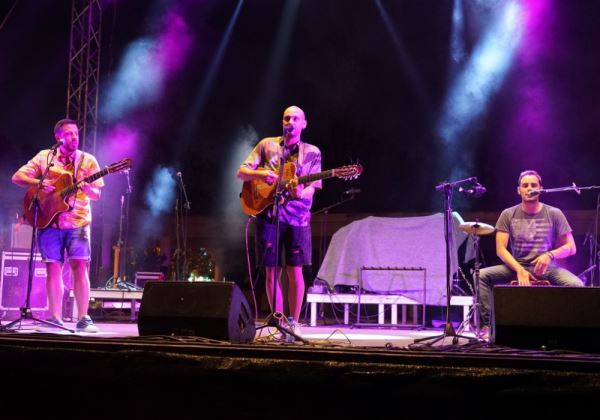 Dos Indios y Un Palomo ponen la música al Jueves de San Isidro ejidense junto a Compás Canalla