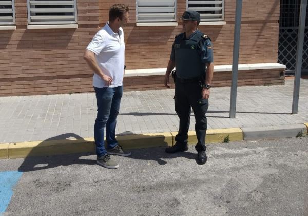 La Guardia Civil detiene a dos menores por el robo de exámenes finales en El Ejido