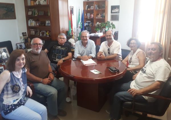 La Plataforma Almeriense Del Ferrocarril presenta al alcalde de Vícar su iniciativa para un tren de cercanías para el Poniente