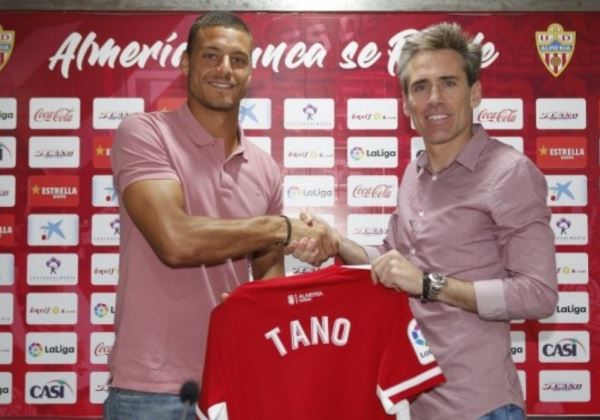 Tano Bonnin se presenta con la UD Almería