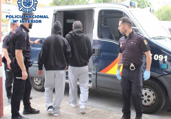 La Policía Nacional detiene a dos ladrones en la capital almeriense