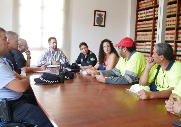 Ayuntamiento de Adra intensifica las medidas para reducir los actos incívicos