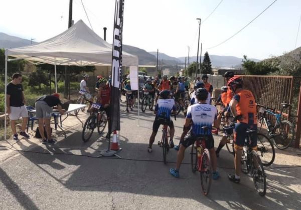 Sesenta ciclistas se dan cita en una nueva edición de la Cronoquedada a Hirmes