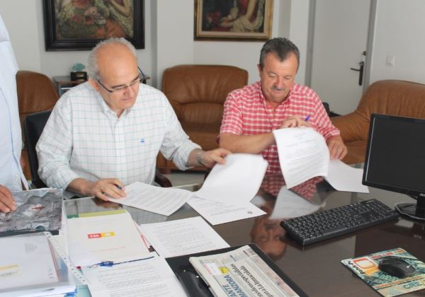 El Ayuntamiento de Pulpí y la empresa local SAT Peregrín firman un convenio para promover y organizar actividades deportivas y culturales
