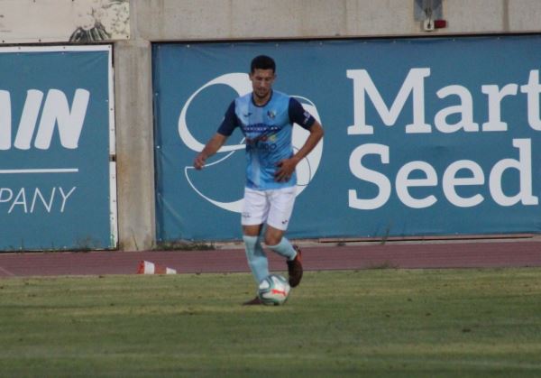 El central Mati Sánchez renueva con el Berja CF