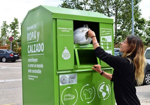 Adra sigue incrementando el reciclaje de textil con más de 11 toneladas en lo que va de año