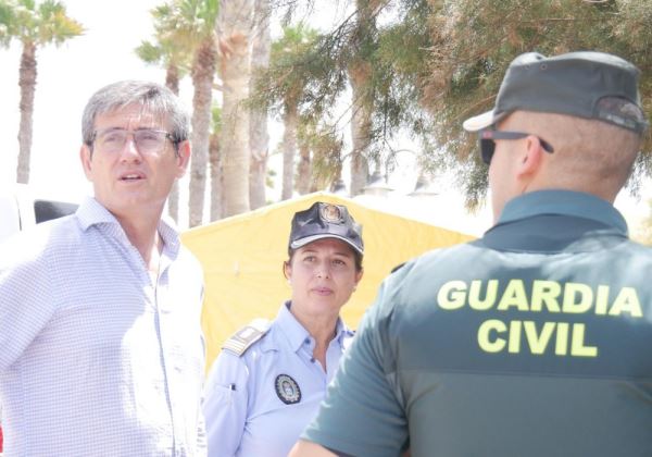 Miles de personas toman Adra para disfrutar del Juerga's Rock