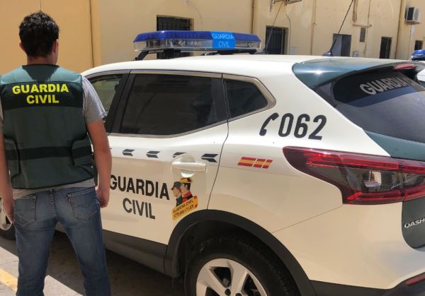 La Guardia Civil detiene al autor de un delito continuado de robo con fuerza en el interior de un vehículo