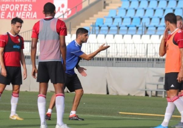 El Almería regresa a los entrenamientos este lunes en sesión vespertina