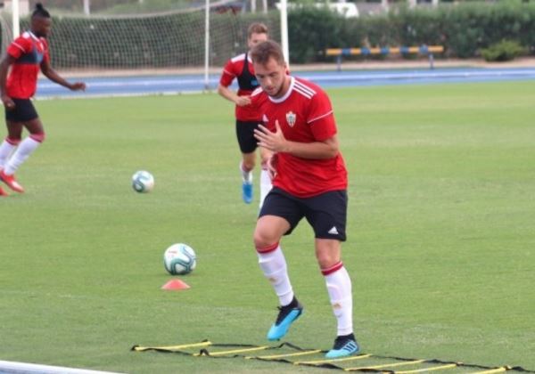 El argentino Valentín Vada se incorpora a los entrenamientos de la UD Almería