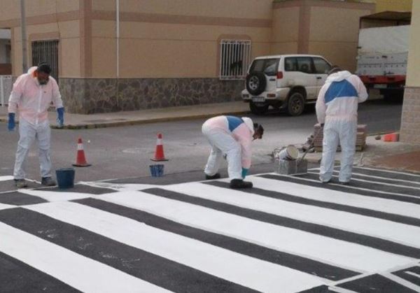 El Ayuntamiento de El Ejido incrementa la seguridad vial y peatonal en los entornos de los centros educativos
