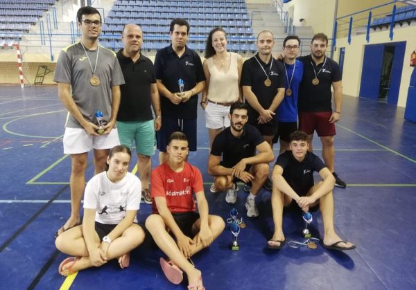 El Pabellón de Deportes de Adra acoge un año más el Torneo de Feria de Bádminton