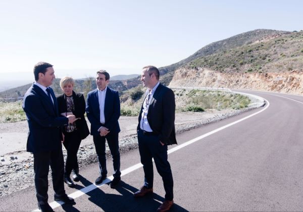 Lubrín mejora su red de caminos rurales y la de abastecimiento en la barriada de 'Los Papaos'