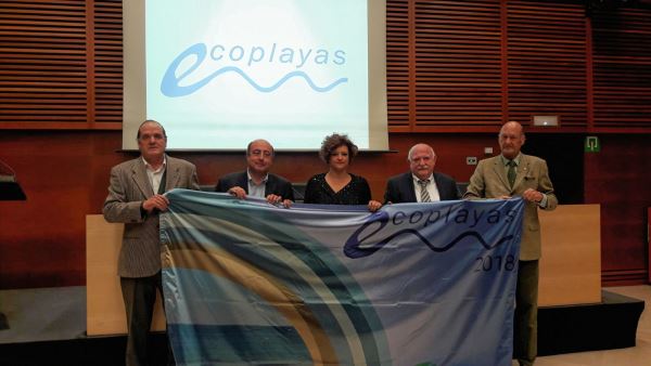 Las playas veratenses reciben un doble reconocimiento a su calidad