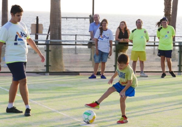 Adra ya cuenta con una nueva pista multideportiva en El Palmeral