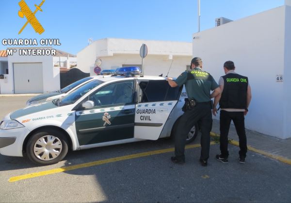 Detenida por la Guardia Civil la autora de lesiones graves en un local de ocio nocturno de Roquetas de Mar