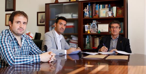 El Ayuntamiento de Adra renovará el césped del Estadio Miramar antes de final de año