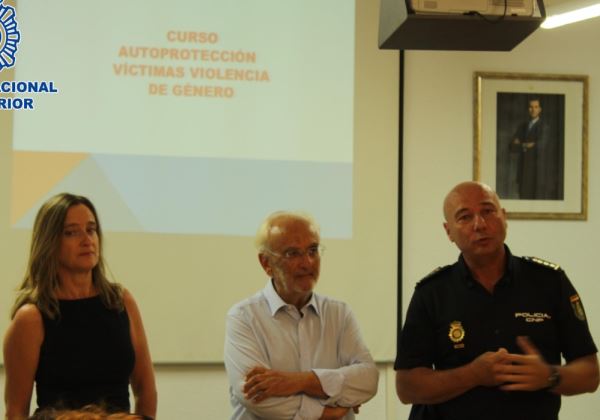 Nuevo curso de defensa personal para mujeres víctimas de violencia de género de Policía Nacional